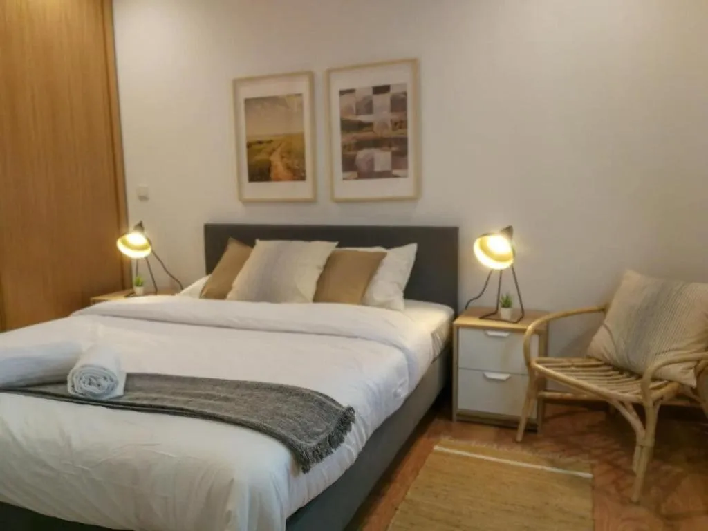 APARTMENT TWO BEDROOMS Room, Castilho 63, Lisbon