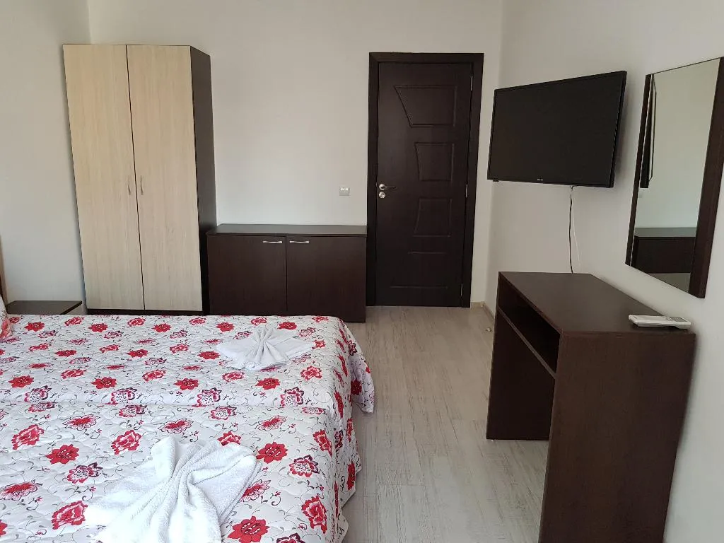 APARTMENT THREE BEDROOMS Room, Vintegra, Bourgas