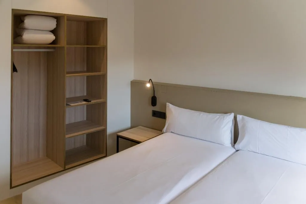 TWIN SUPERIOR Room, Hotel Sant Pau, Barcelona