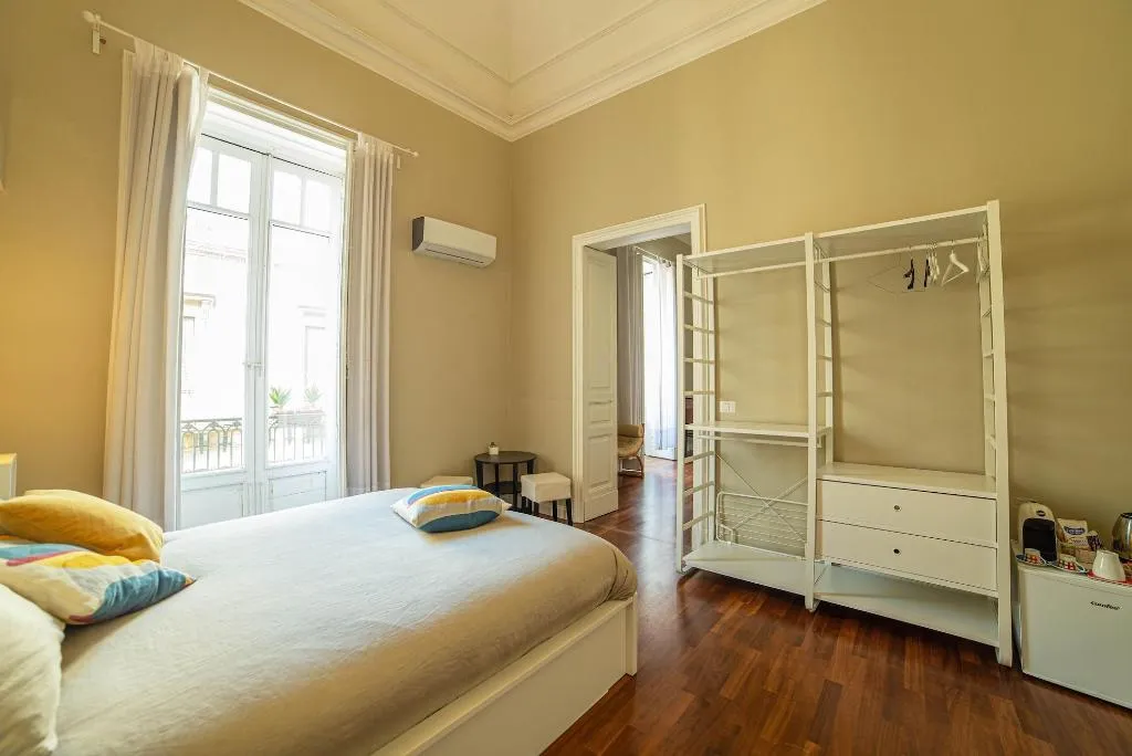 Room, Le 4 Leggende, Catania
