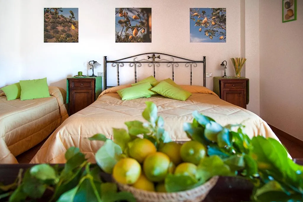 TRIPLE STANDARD Room, Azienda Agrituristica Bergi, Palermo