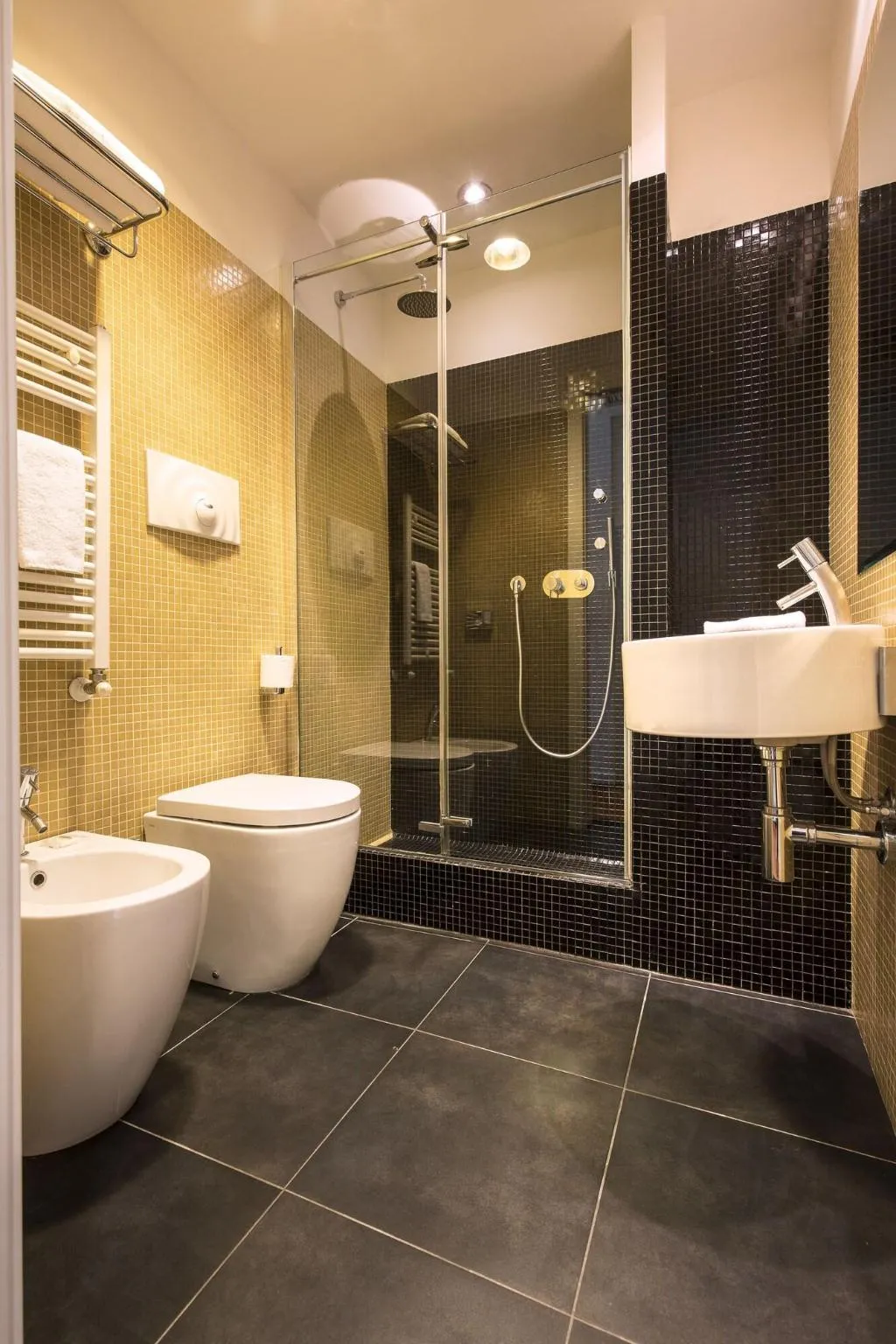 Room, 43 Station Hotel, Milan