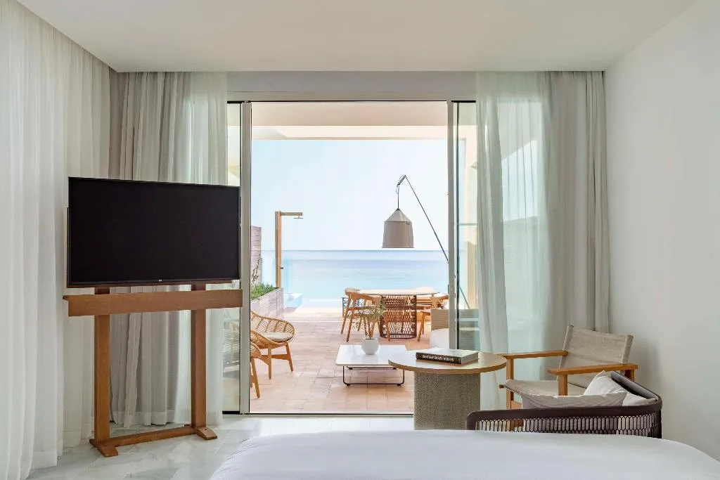 SUITE WITH PRIVATE POOL Room, Villa Le Blanc Gran Meliá Hotel, Menorca