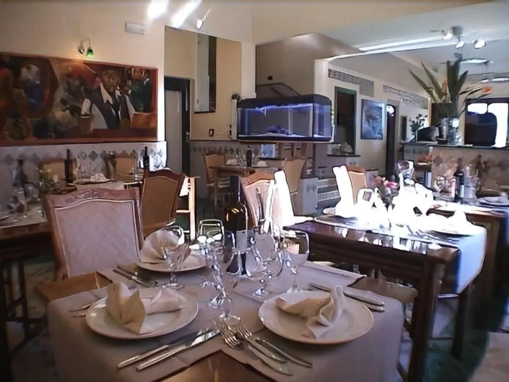 Restaurant, Petit Hotel, Catania