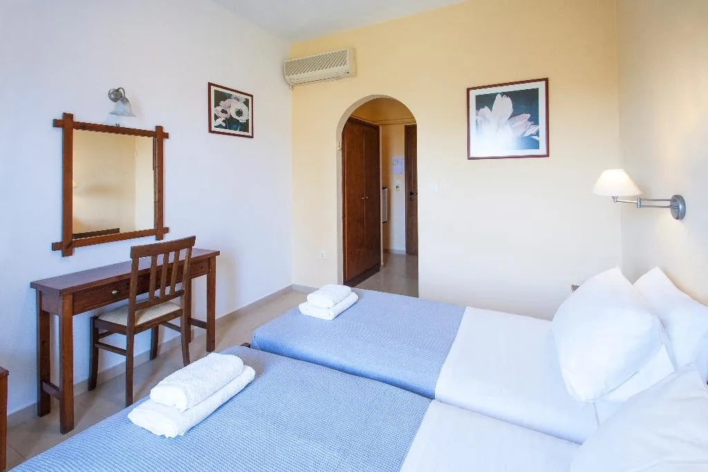 Double or Twin STANDARD Room, Vontzos, Skiathos
