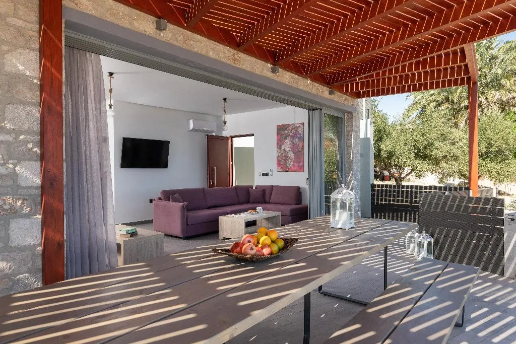 VILLA SIX BEDROOMS WITH MORE THAN THREE BATHROOMS Room, Southrock Villas, Rhodes