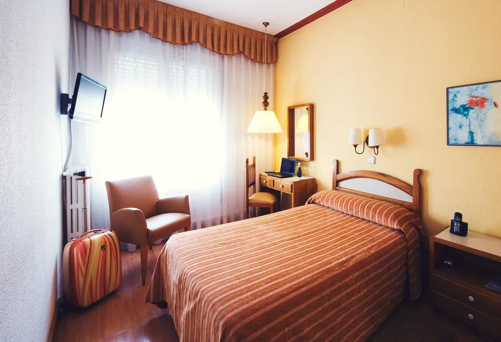 Room, Hotel Miramar Badalona, Barcelona