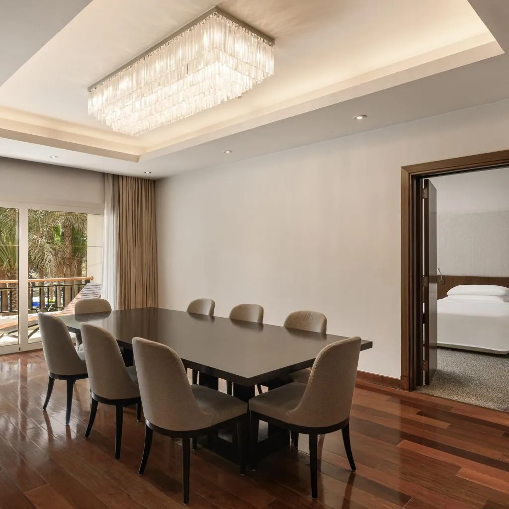 SUITE EXECUTIVE Room, Dusit Thani LakeView Cairo, Cairo