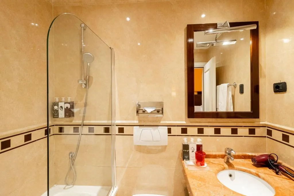 DOUBLE CLASSIC QUEEN BED Room, ALLEGROITALIA San Gallo Firenze, Florence