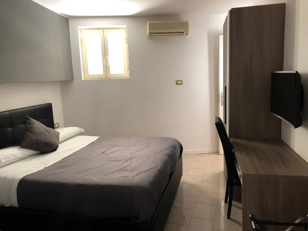 DOUBLE SUPERIOR Room, Hotel Nettuno, Naples