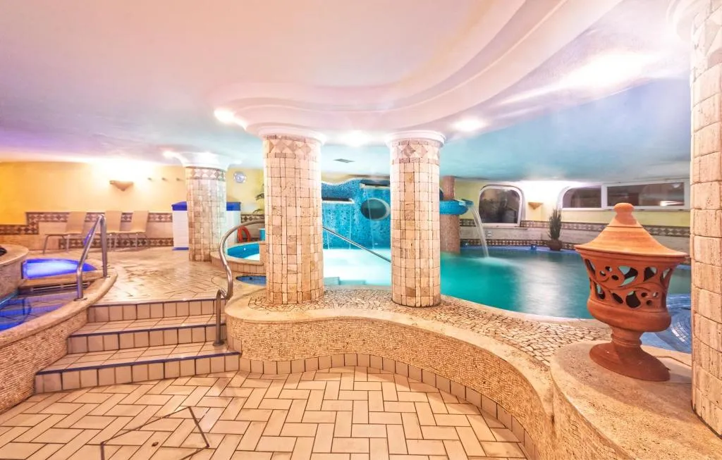 General view, Hotel Tritone Resort & Spa, Naples