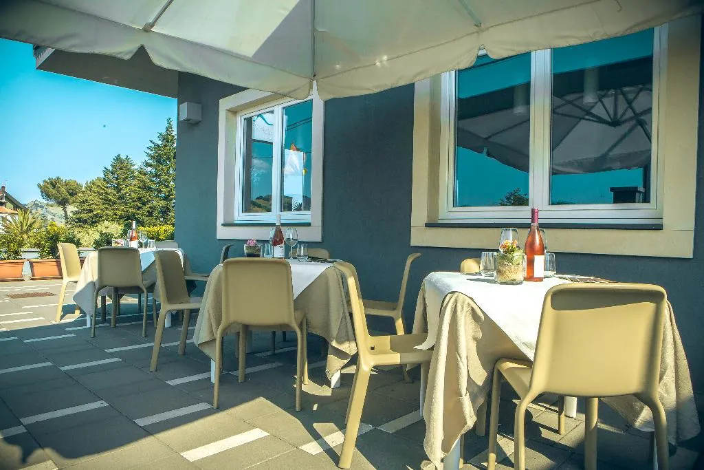 Restaurant, Mareneve Resort, Catania