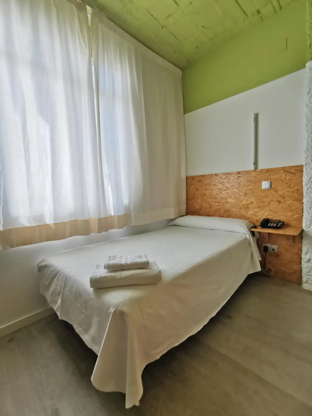 Room, La Posada del Chaflan, Madrid