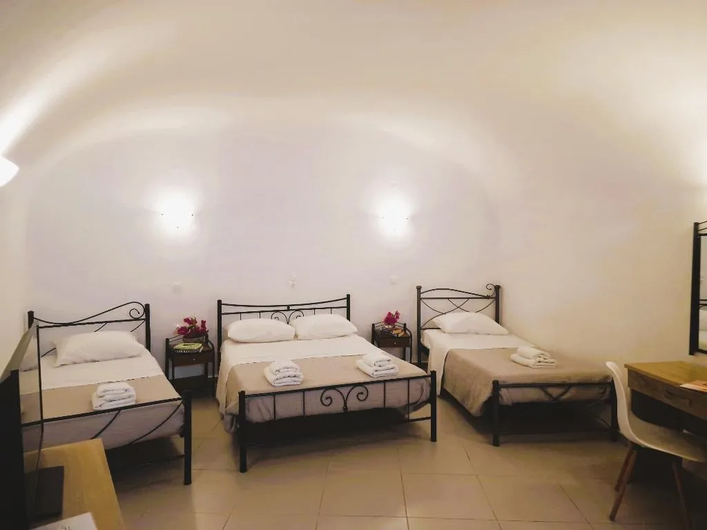 QUADRUPLE ECONOMY Room, Kykladonisia Traditional Settlement, Santorini