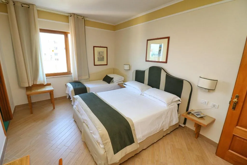 TRIPLE CLASSIC Room, Tourist, Naples
