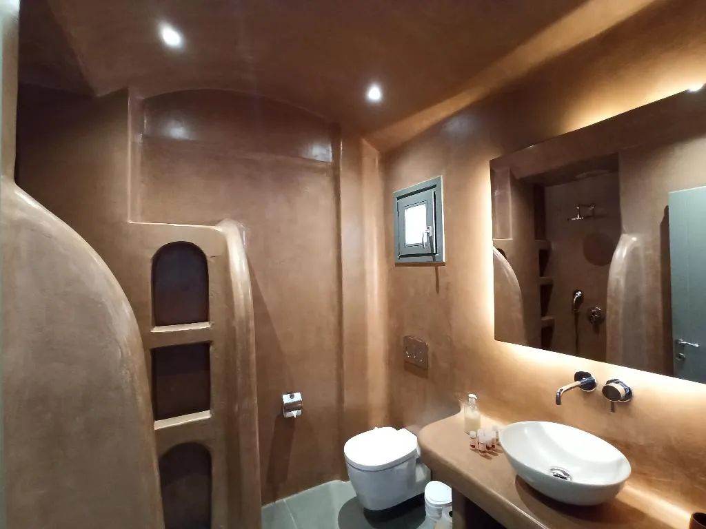 SUITE WITH PRIVATE POOL Room, Amphitrite Suites Santorini, Santorini