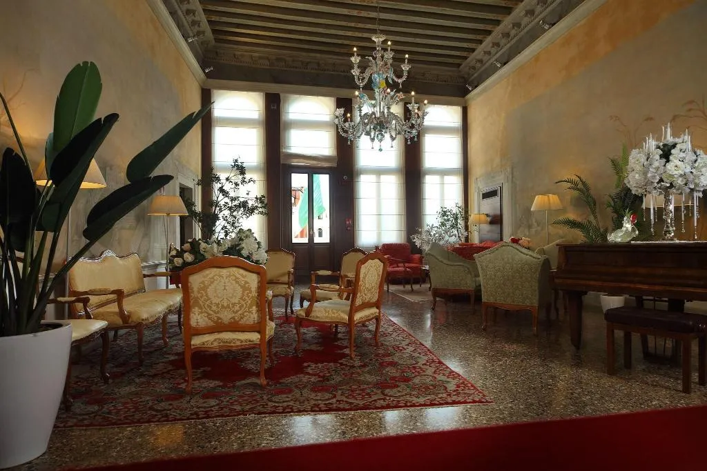 SUITE KING SIZE BED Room, Ruzzini Palace, Venice