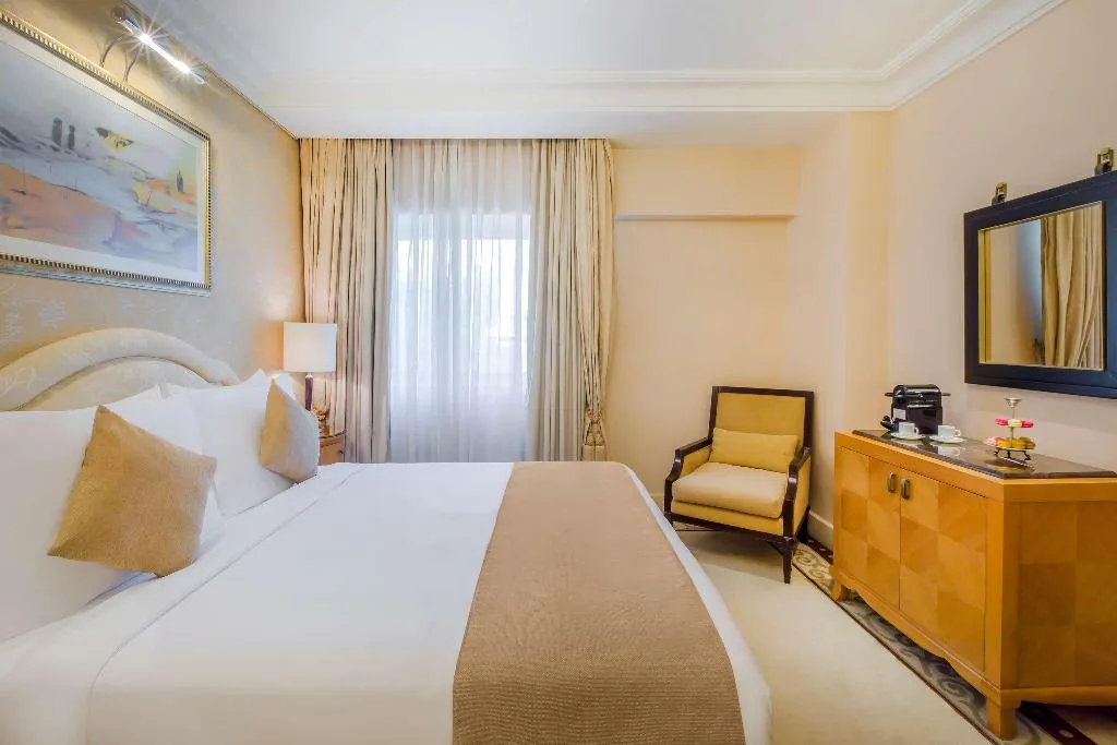 JUNIOR SUITE STANDARD Room, Kempinski Nile Hotel Garden City Cairo, Cairo