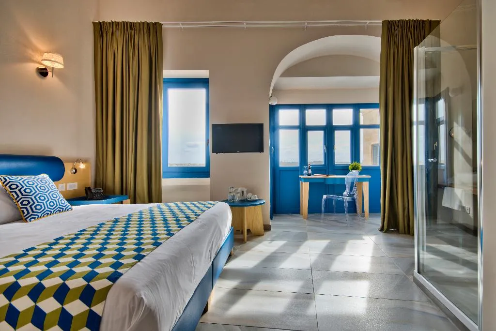 Double or Twin SIDE SEA VIEW Room, The British Suites, Malta