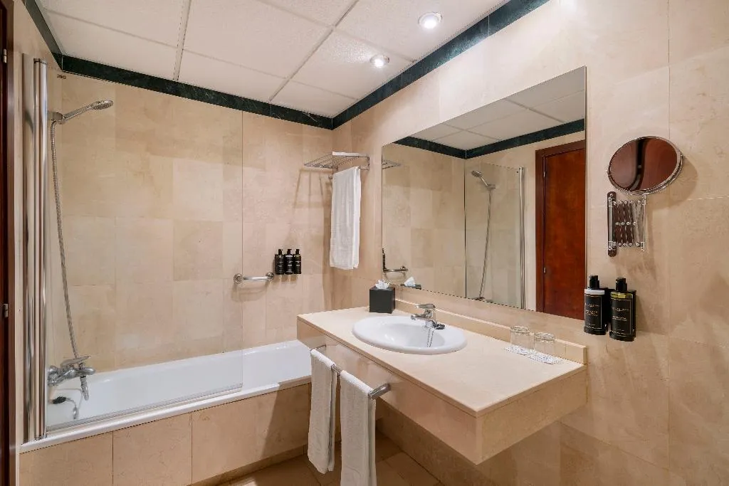 Double or Twin CITY VIEW Room, Eurostars Plaza Acueducto, Madrid