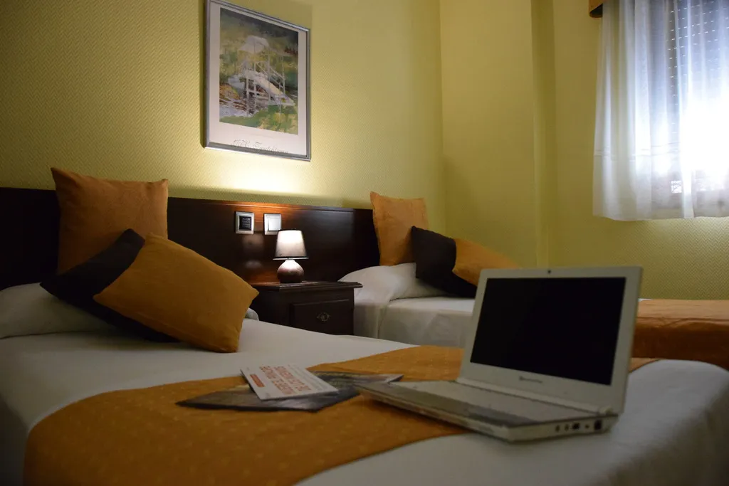 Double or Twin STANDARD Room, Complutense, Madrid