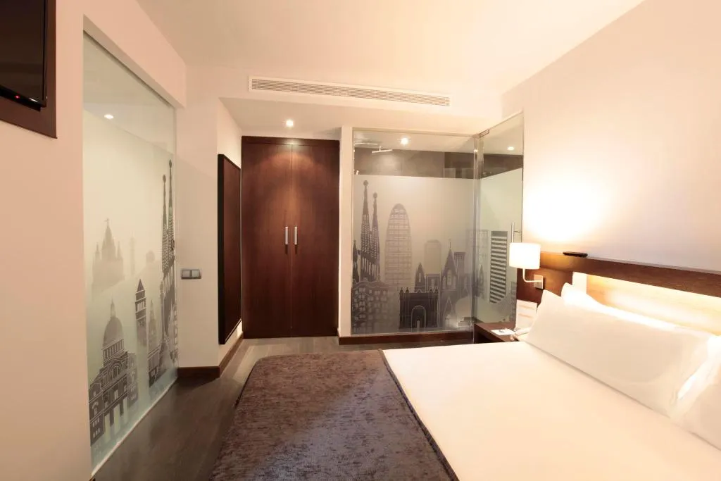 TRIPLE STANDARD Room, Hotel Concordia Barcelona, Barcelona