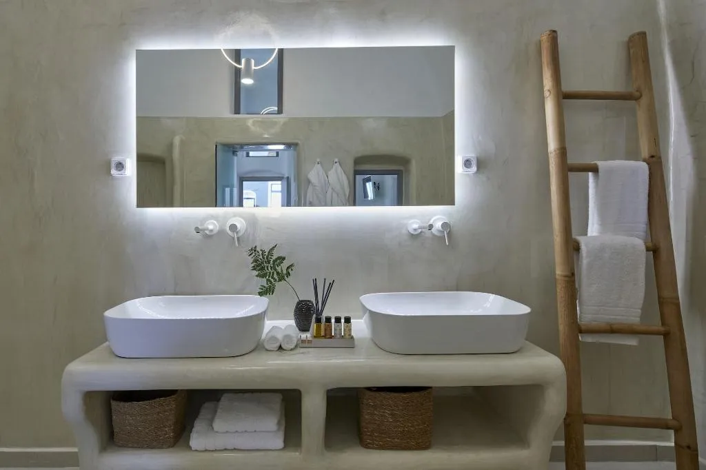 Room, You And Me Suites, Santorini