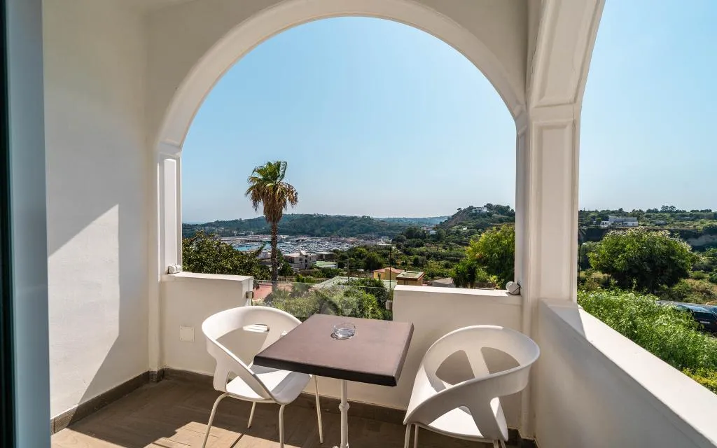 DOUBLE SUPERIOR Room, Il Gabbiano, Naples