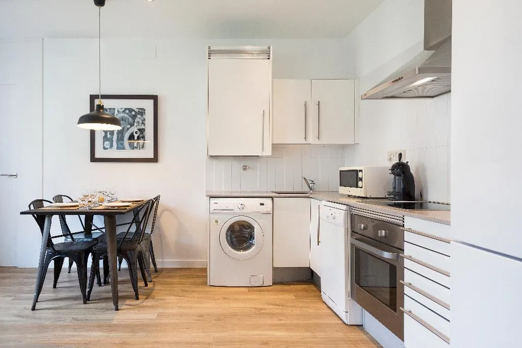 APARTMENT CAPACITY 4 Room, Amister Apartments, Barcelona