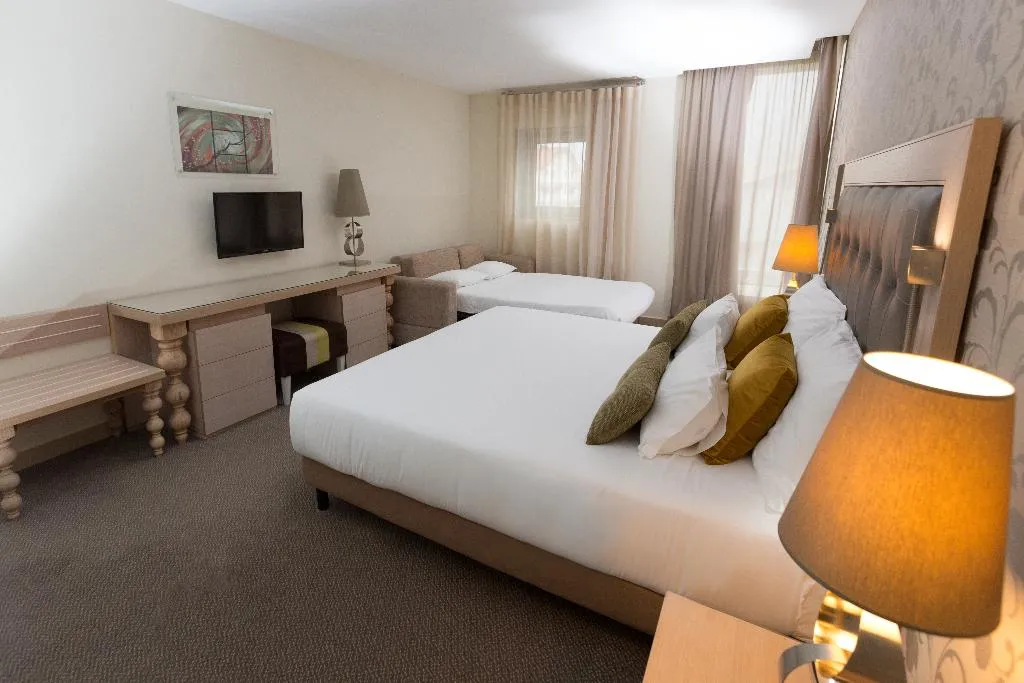 FAMILY ROOM STANDARD Room, Hotel Porta do Sol, Porto