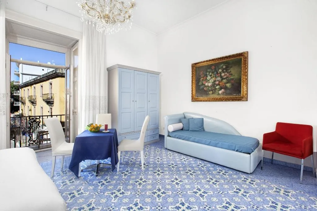 Room, Piazza Tasso B B, Naples
