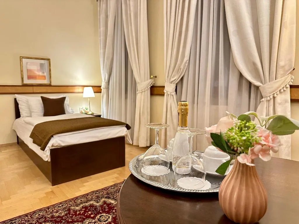 Double or Twin STANDARD Room, Fleur De Lis Hotel, Prague