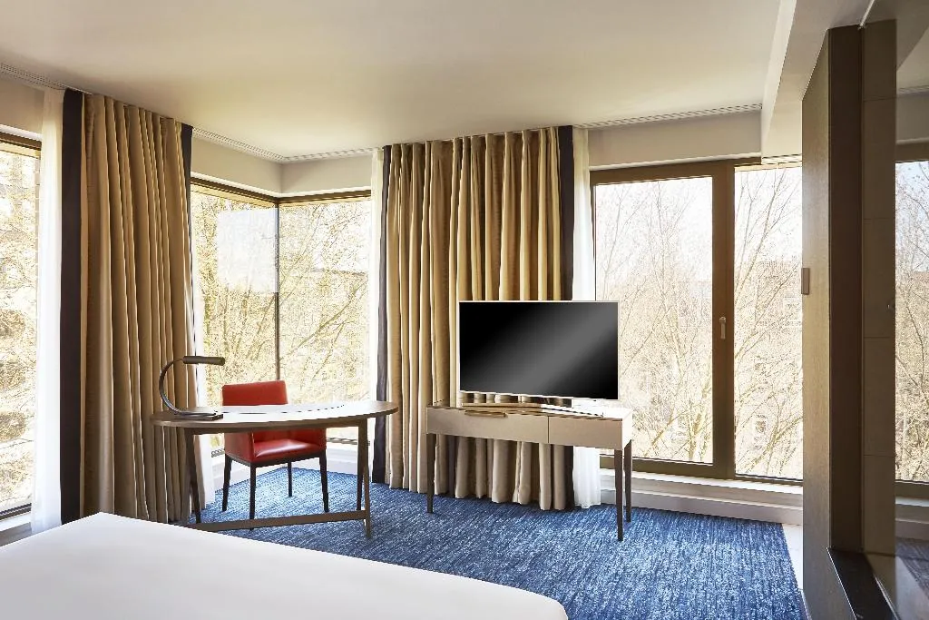 Room CANAL VIEW Room, Hyatt Regency Amsterdam, Amsterdam