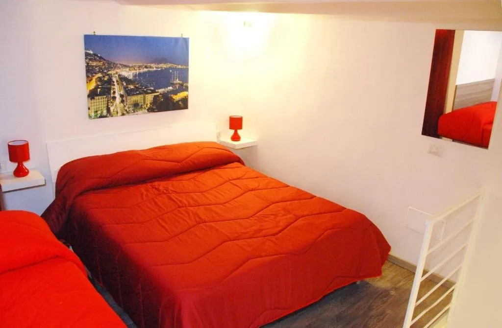 Room, b&b Nonno Ciccio, Naples