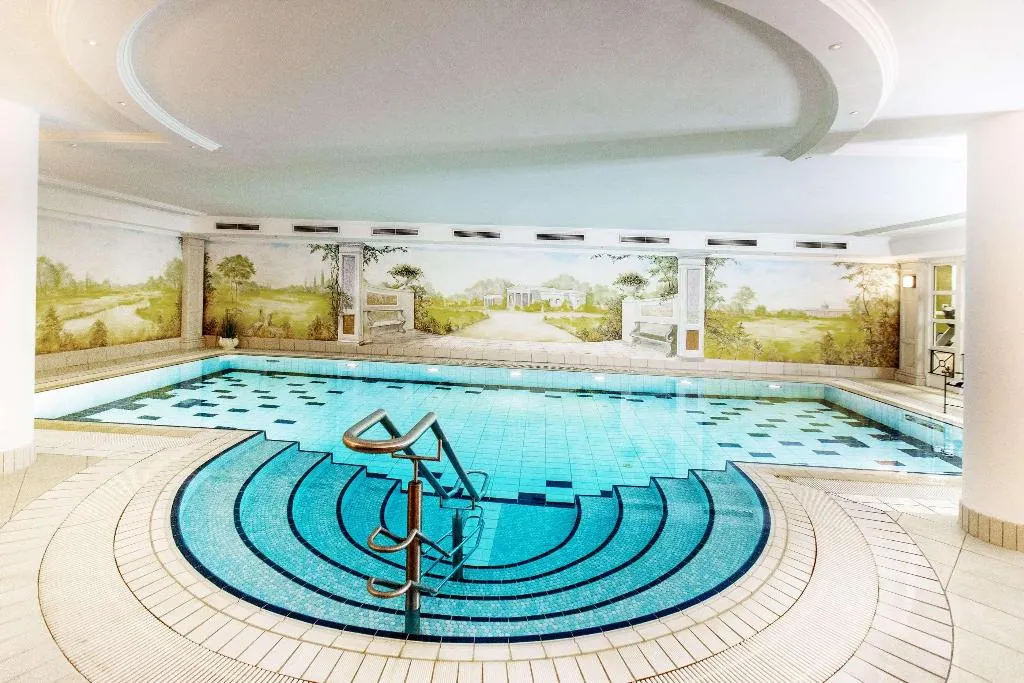 Pool, Louisa's Place, Berlin