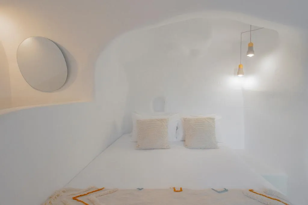 JUNIOR SUITE WITH JACUZZI Room, Nano Suites, Santorini