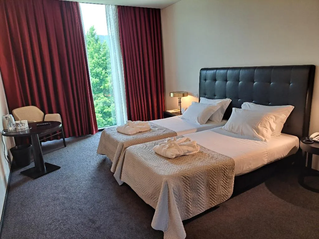 Double or Twin RIVER VIEW Room, Axis Viana Business & Spa, Porto