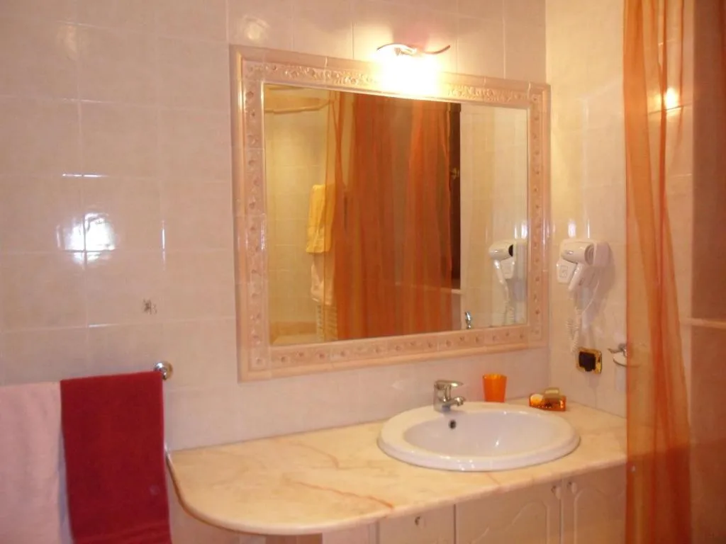 Room, Del Corso, Naples