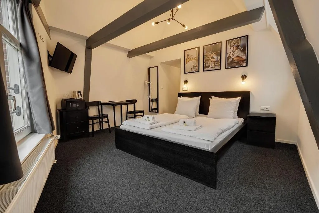 DOUBLE PREMIUM Room, St. Christopher's at the Winston, Amsterdam