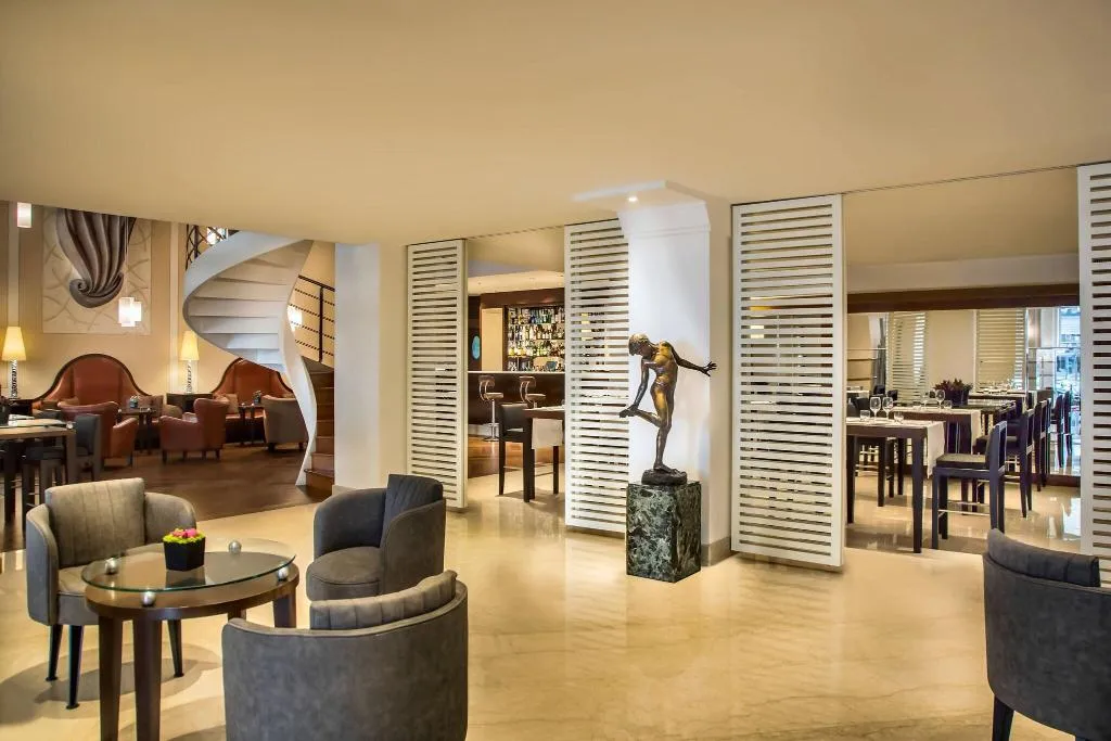 Lobby, Renaissance Naples Mediterraneo, Naples