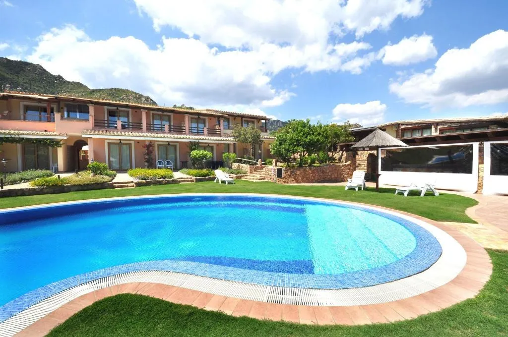 Pool, Su Giganti, Cagliari