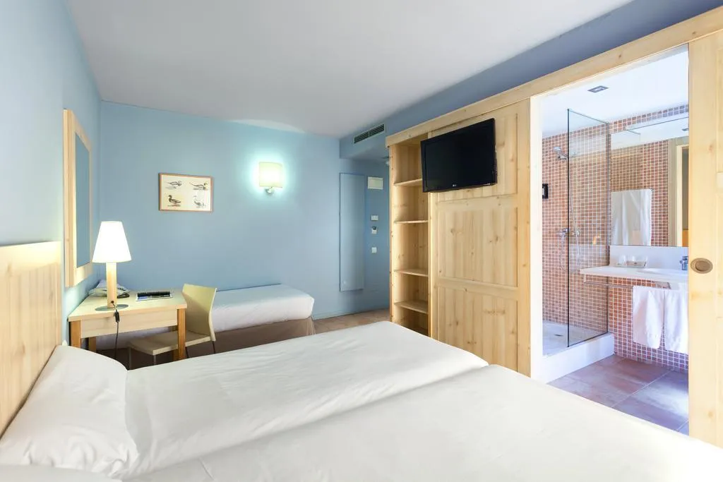 TRIPLE SUPERIOR Room, Vilar Rural de Cardona, Barcelona