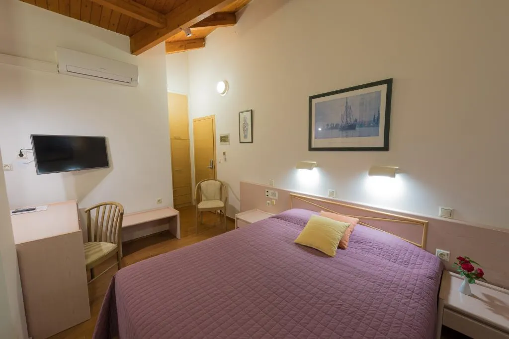 SINGLE STANDARD Room, Poseidon Hotel, Athens