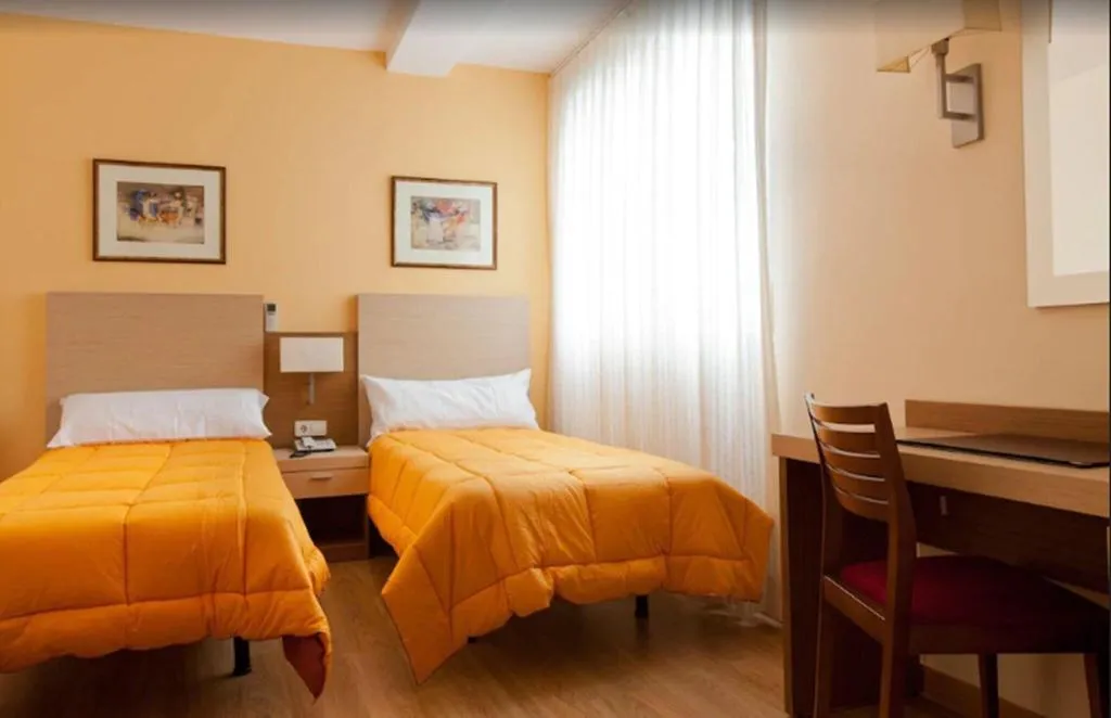 DOUBLE TWO BEDS Room, Hotel El Mirador de la Puerta del Sol, Madrid