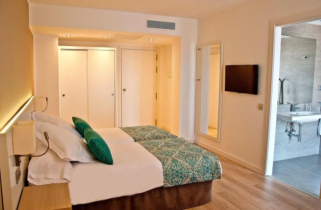 DOUBLE POOL VIEW Room, BQ Delfin Azul, Majorca