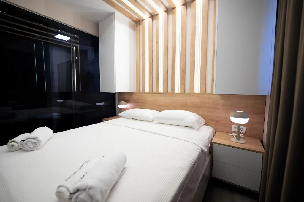 Room, Lorend Inn, Dalaman