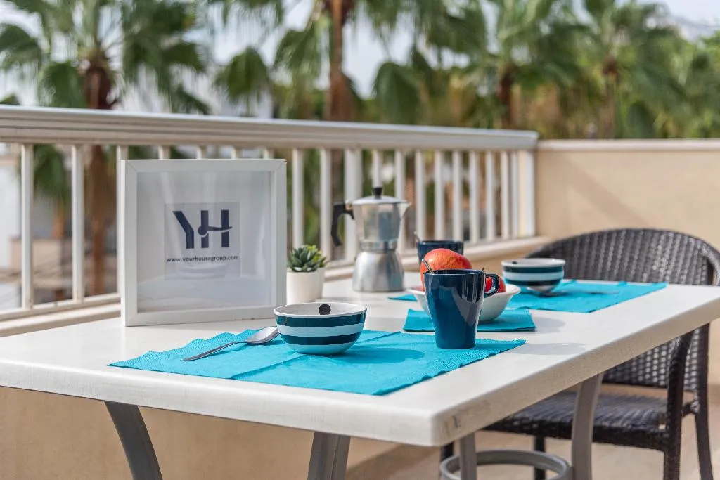APARTMENT SUPERIOR WITH TERRACE Room, Acapulco Apartments, Majorca