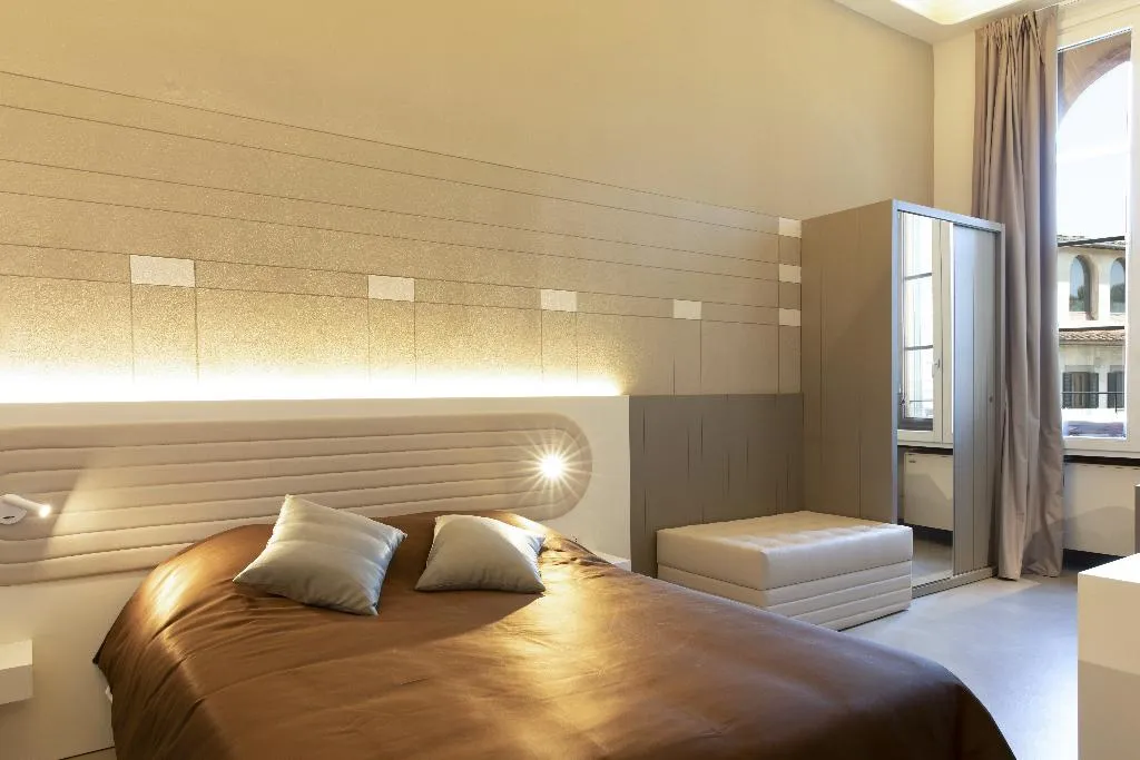 SUITE CAPACITY 7 Room, Palazzo dei Ciompi, Florence