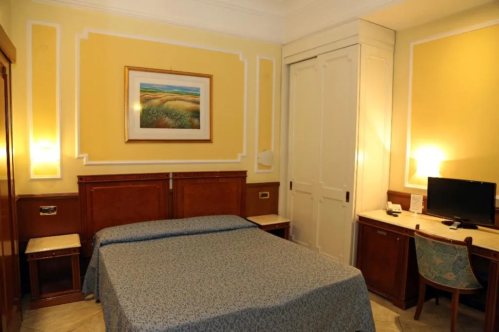 Room, Borromeo Hotel, Rome