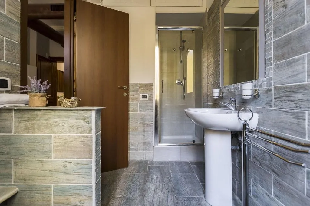 Room, Dulcis In Fundo, Rome